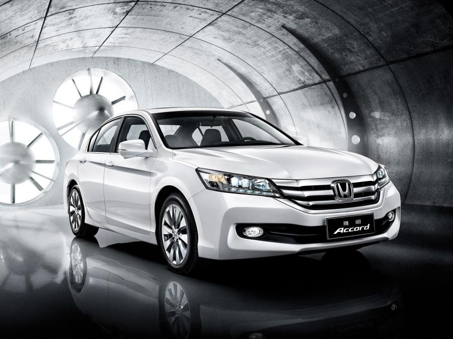  Honda Accord Sedan 2013 года  (CN) (фото 4 из 4)